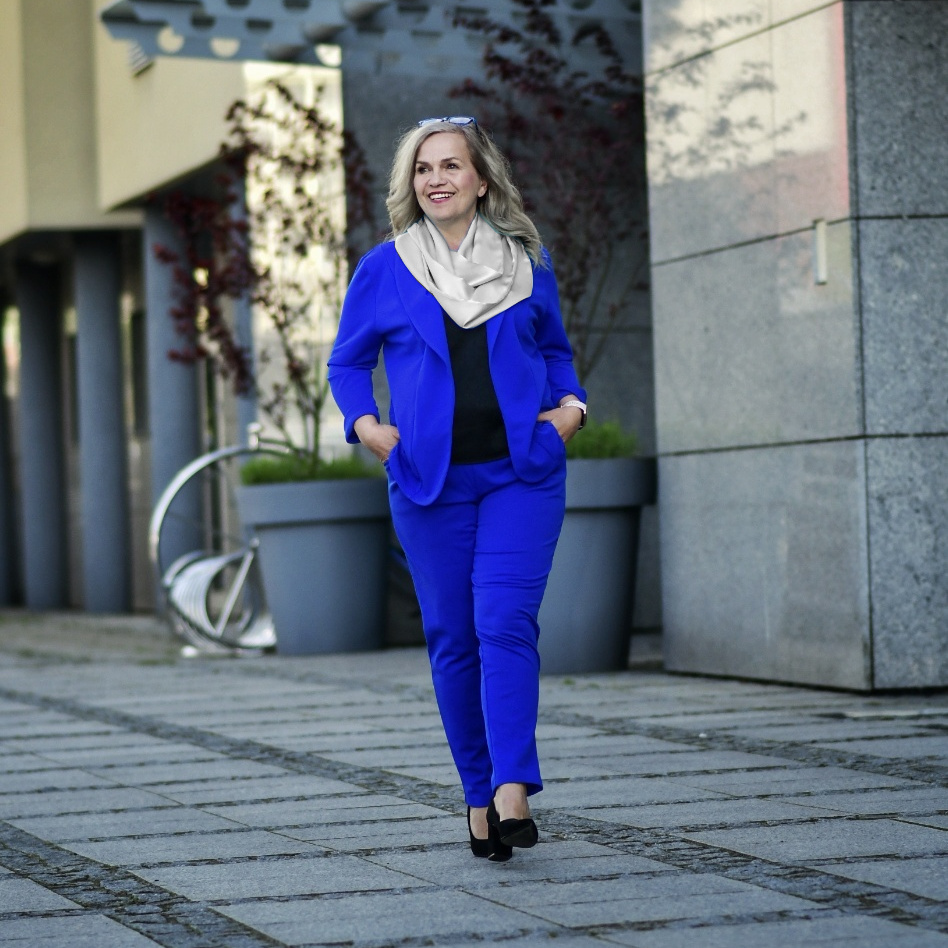 KS-27 Szal typu komin damski na szyj� z satyny, jasnoszary